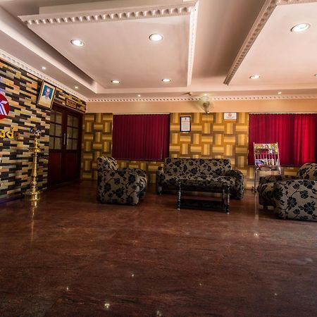 Kallada Hotels And Resorts Thrissur Bagian luar foto