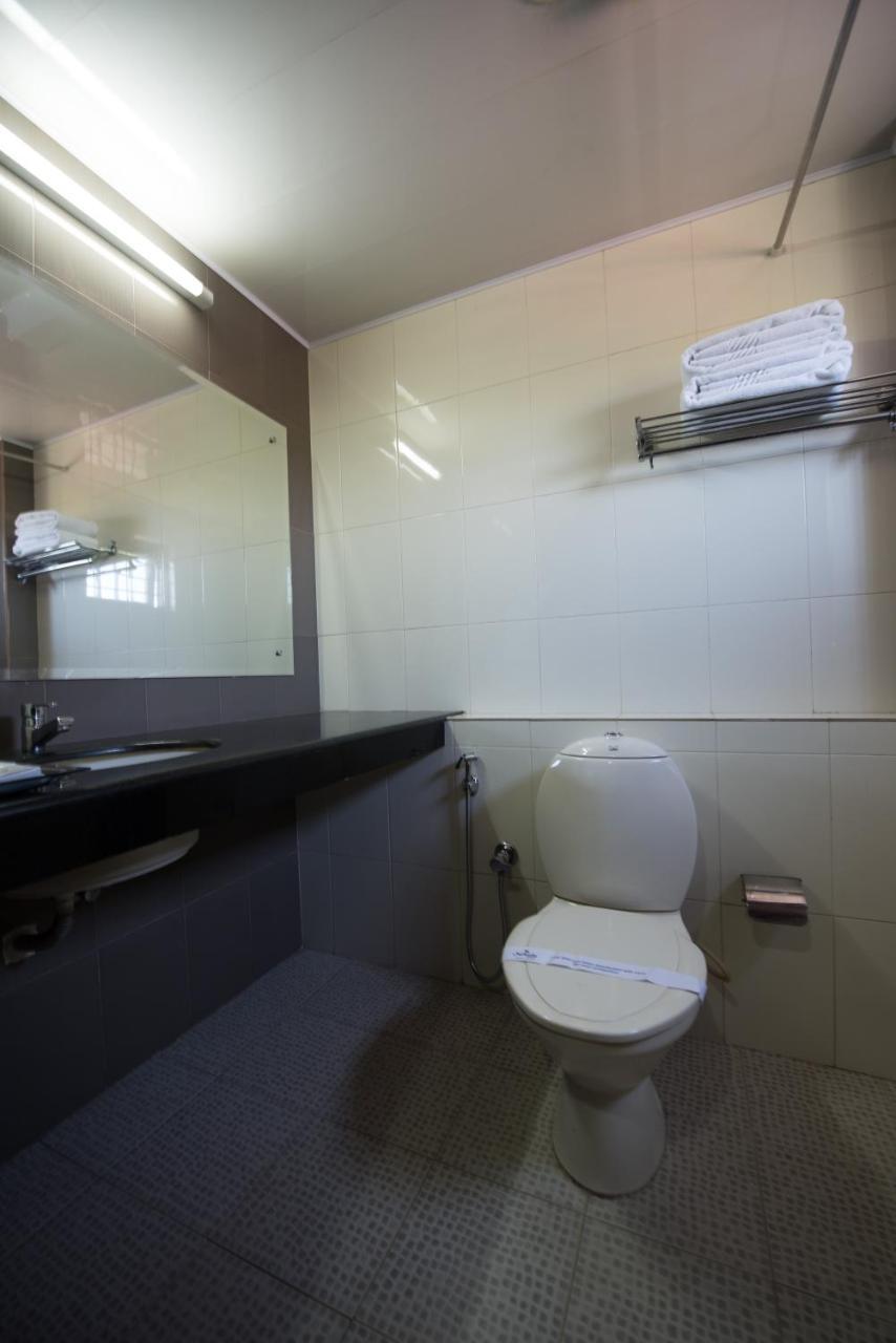Kallada Hotels And Resorts Thrissur Bagian luar foto